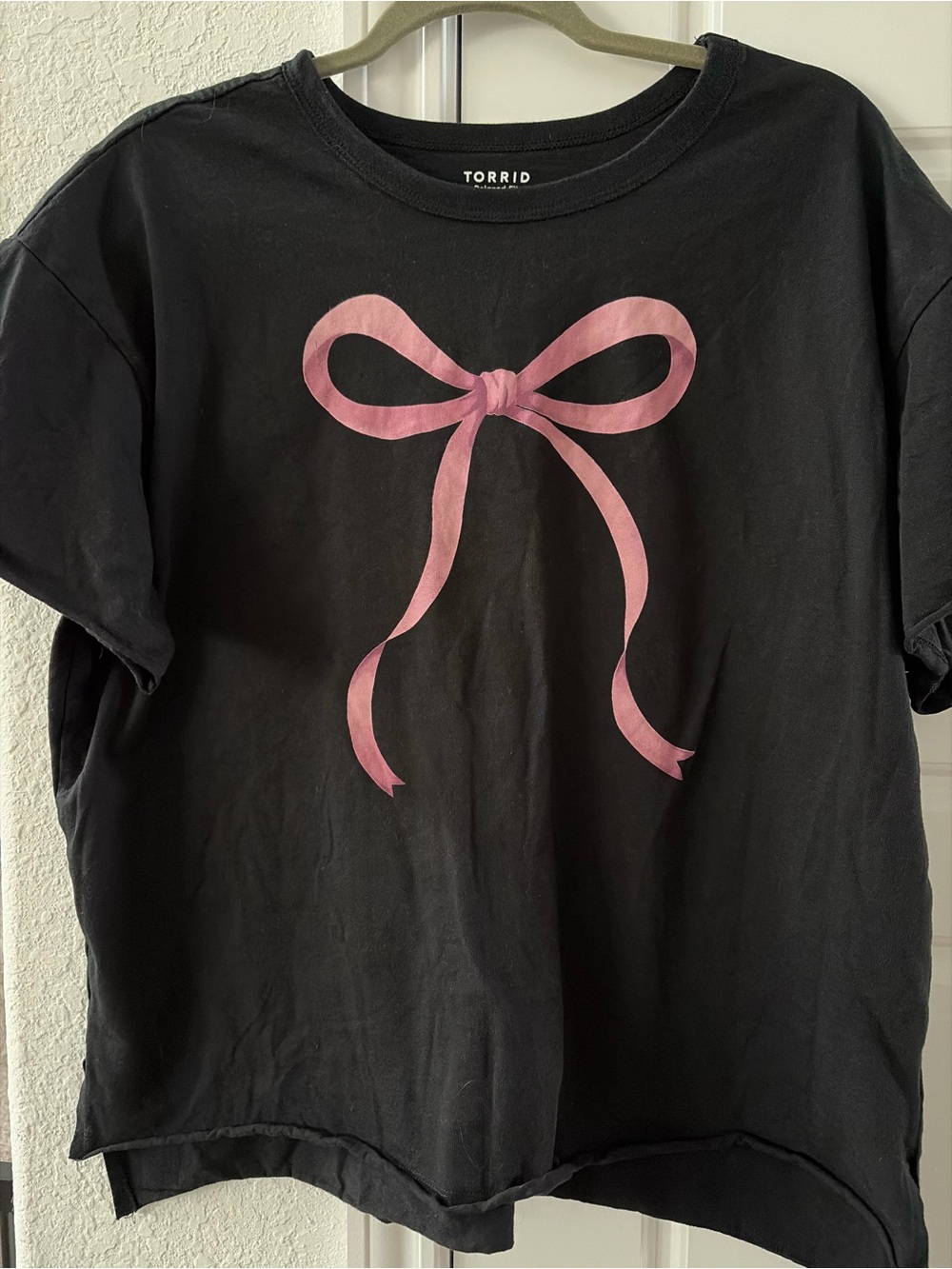 torrid Black Short-Sleeve Tee with Pink Bow Graphic